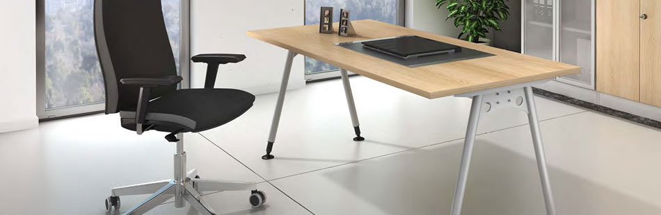 Scrivanie regolabili manualmente in altezza