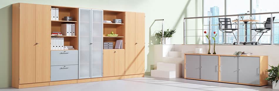 Abschließbare Büroschränke zum sicheren Verstauen.