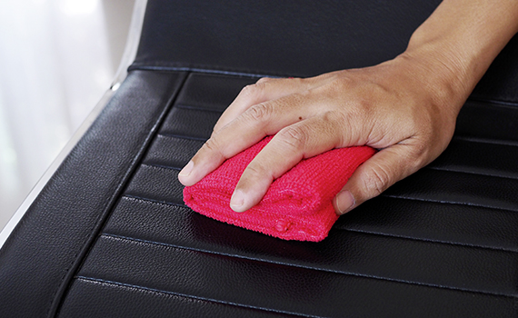 Kunstleder oder Leder - welches Material ist für Bürostuhl u. Chefsessel das richtige?